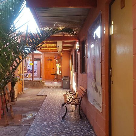 Hostal Tuyasto Сан-Педро-де-Атакама Екстер'єр фото